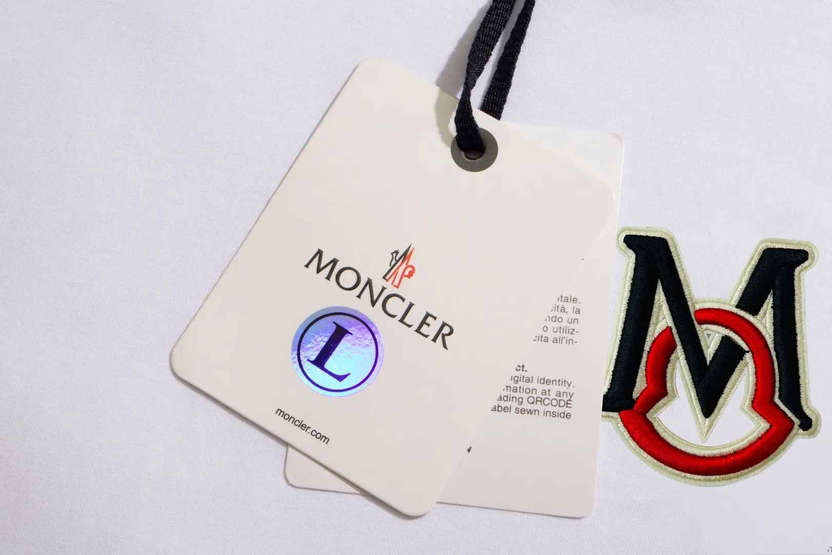 Quality《Moncler~ 》2024New Arrival T , Versatile Quality . ‼ 32 250G ‼ T 🤪 Sizes：S-M-L-XL-2XL ：Black White 、 Same Style